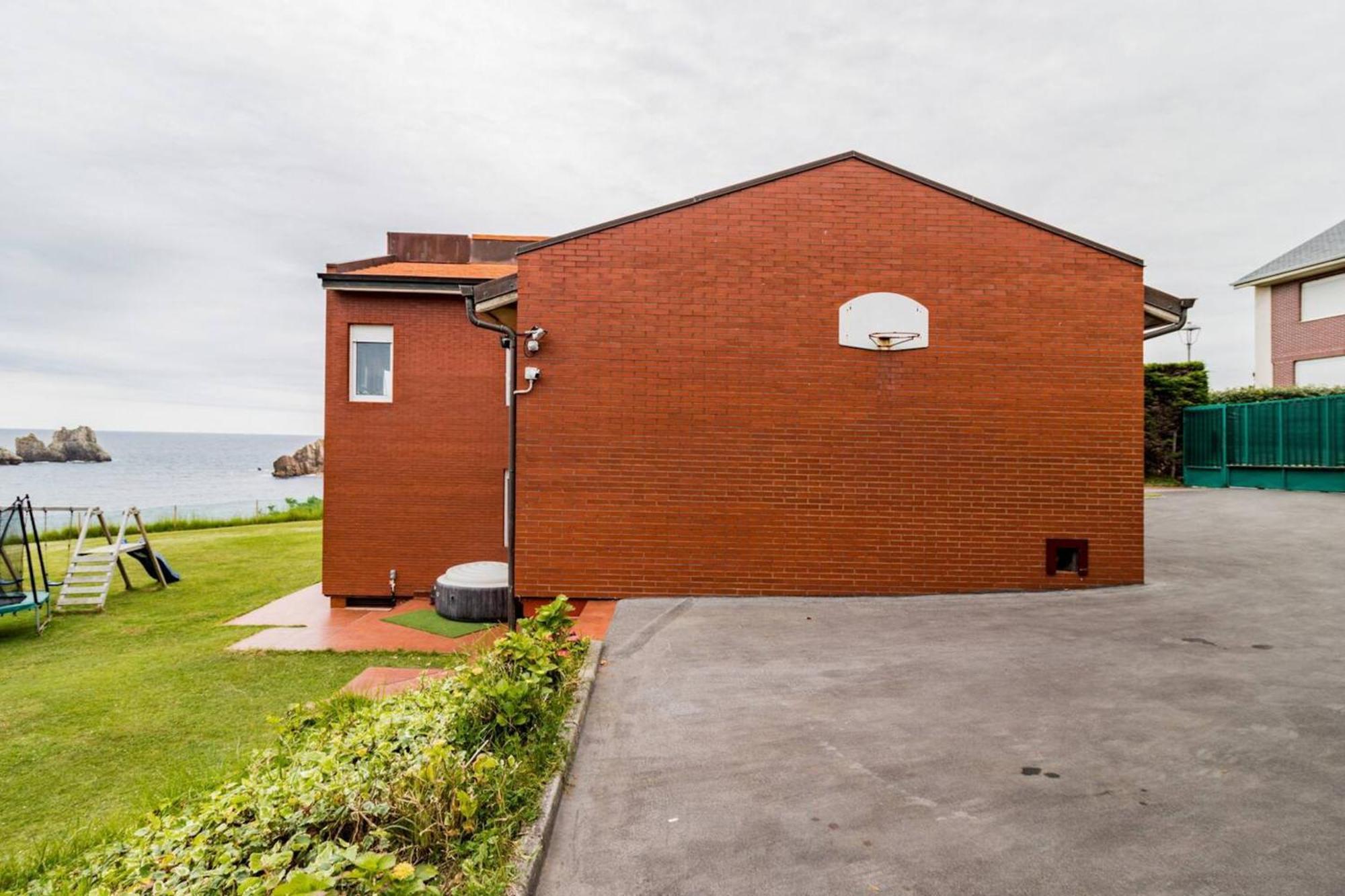 Spacious House With Sea View In Liencres + Jacuzzi Dış mekan fotoğraf